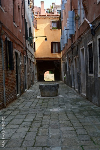 Venice Alley View with Well © Rosa King