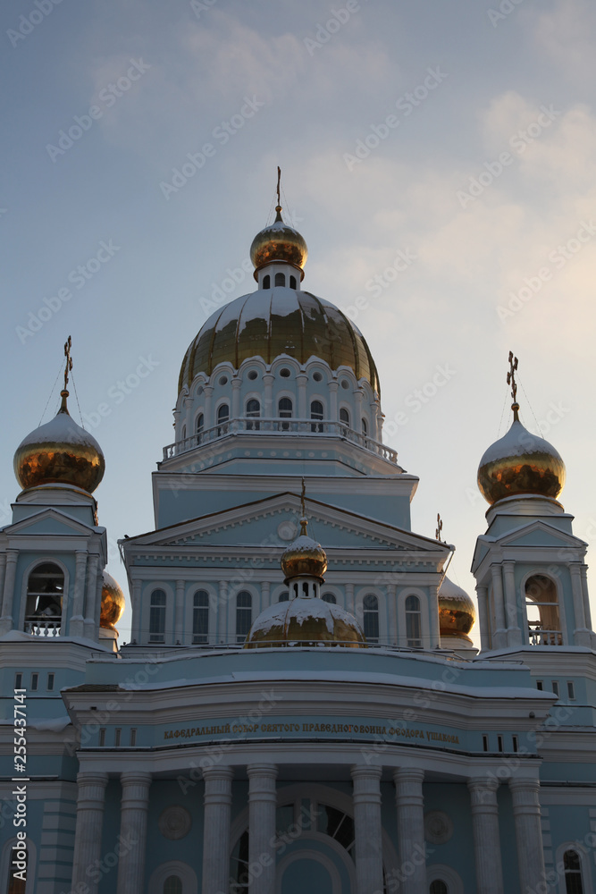 Obraz premium View at The Cathedral of St. Theodore Ushakov in Saransk, Russian during winter