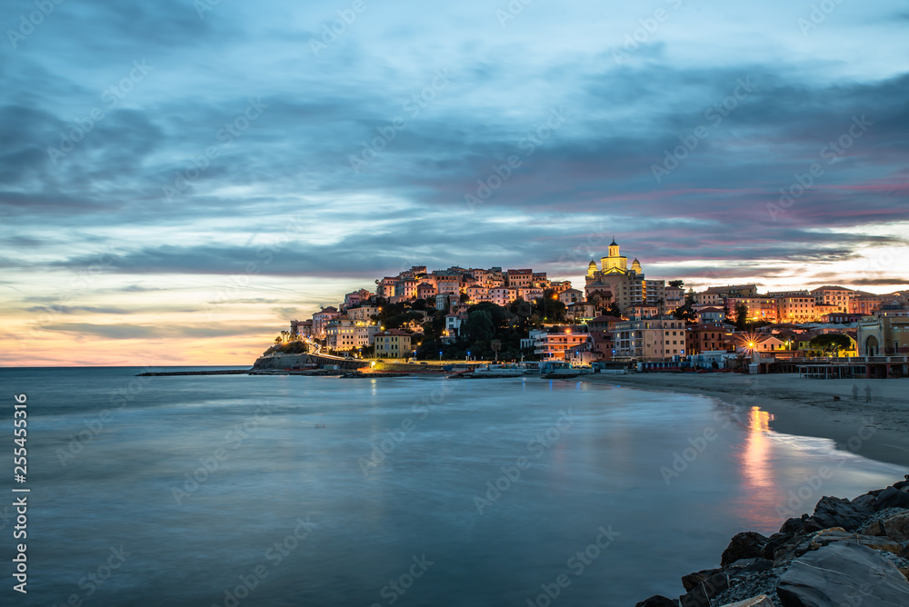 Porto Maurizio, Imperia, tramonti e oa blu