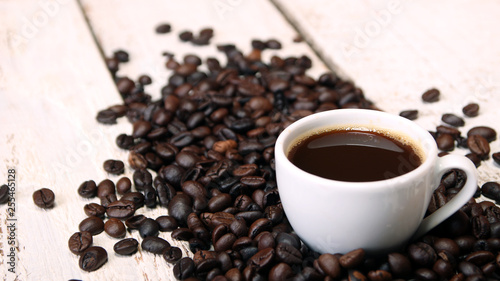 Fototapeta Naklejka Na Ścianę i Meble -  Coffee cup and coffee beans