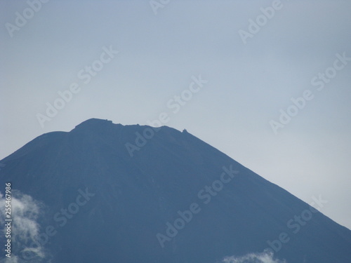 Fototapeta Naklejka Na Ścianę i Meble -  Lonely top of Mt. Fuji, Japan