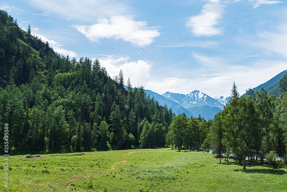 Φωτογραφία The landscape of Altai mountains with North-Chuya ridge in background, in summer, Siberia, Altai mountain Republic, Russia