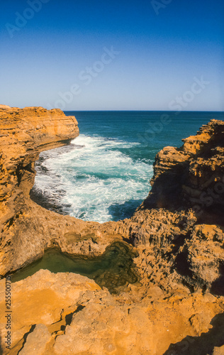 Fototapeta Naklejka Na Ścianę i Meble -  The Grotto, Great Ocean Road, Victoria, Australia