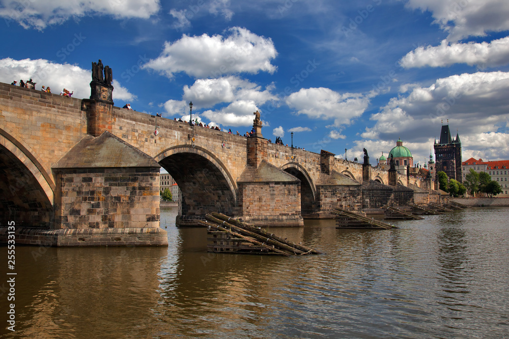 Die Karlsbrücke in Prag (Karlův most)