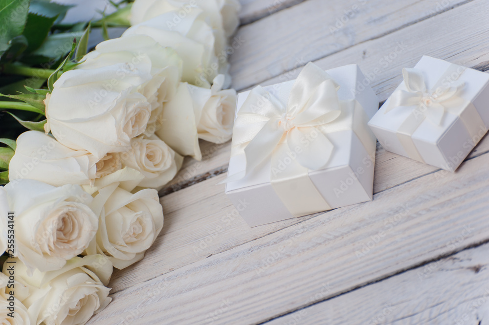 Fototapeta premium white roses close-up