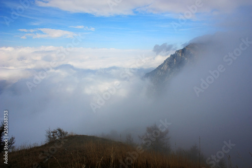 Fog in the mountains © kos1976