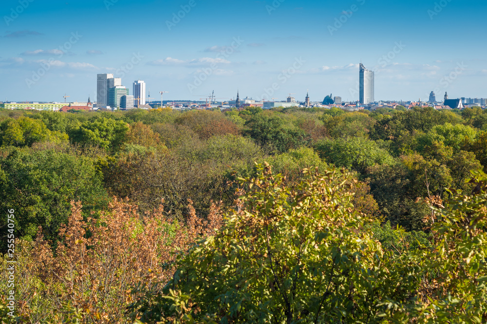 Obraz premium Blick über die Stadt Leipzig an einem Tag im Herbst
