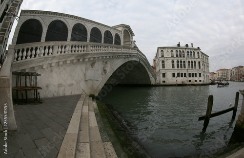 famous bridge in Venice in Italy called Ponte di Rialto photogra © ChiccoDodiFC