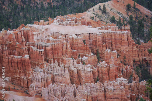 bryce canyon hoodoo dramatic erosion