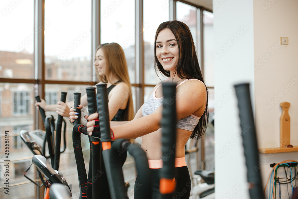Fototapeta premium girls in a gym
