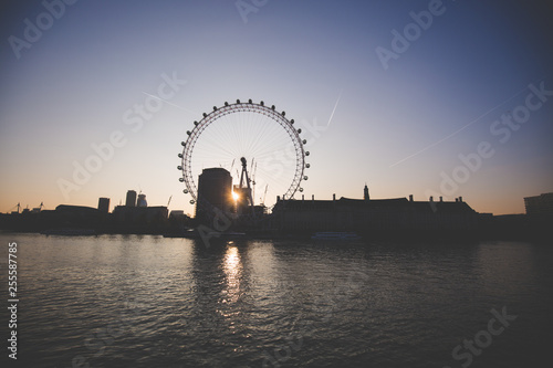 london eye sunrise