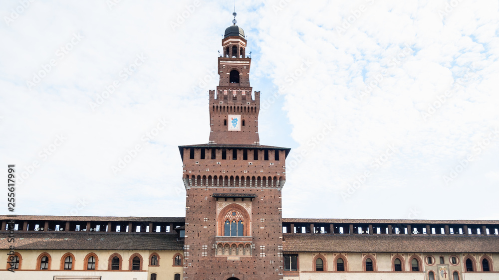Obraz premium view of Tower Torre del Filarete from courtyard