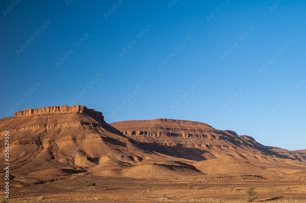 Berglandschaft in Marokko bei Sonnenaufgang Berglandschaft in Marokko bei Sonnenaufgang