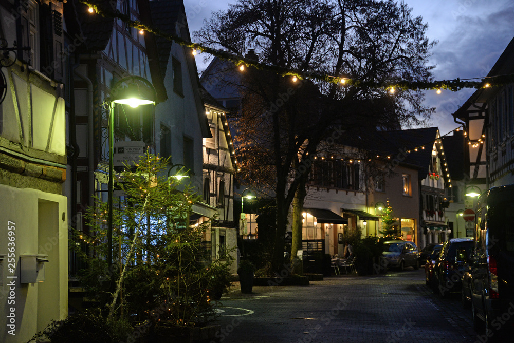 Weihnachtsbeleuchtung in Dreieichenhain