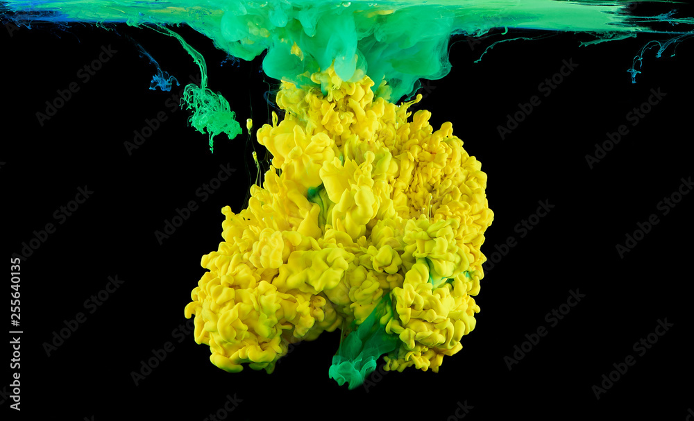 Naklejka premium Saturated yellow and green ink