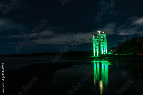 Bilde på lerret Belvelly Castle lit up green for St.Patrick's Day