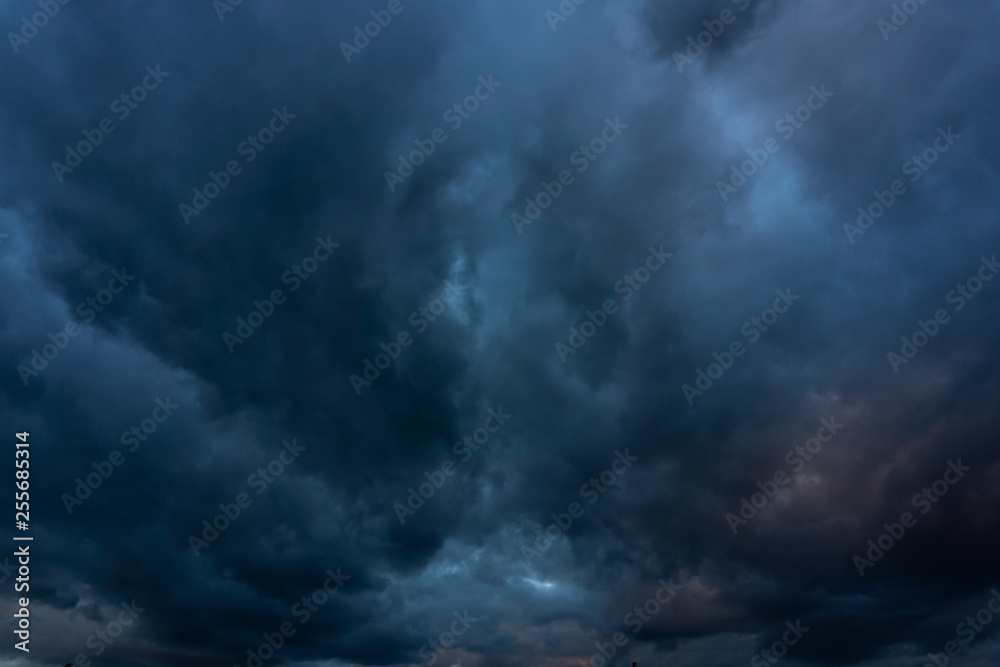 曇り空 曇り空