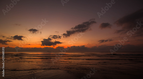 Fototapeta Naklejka Na Ścianę i Meble -  Beautiful sunrise on the beach.