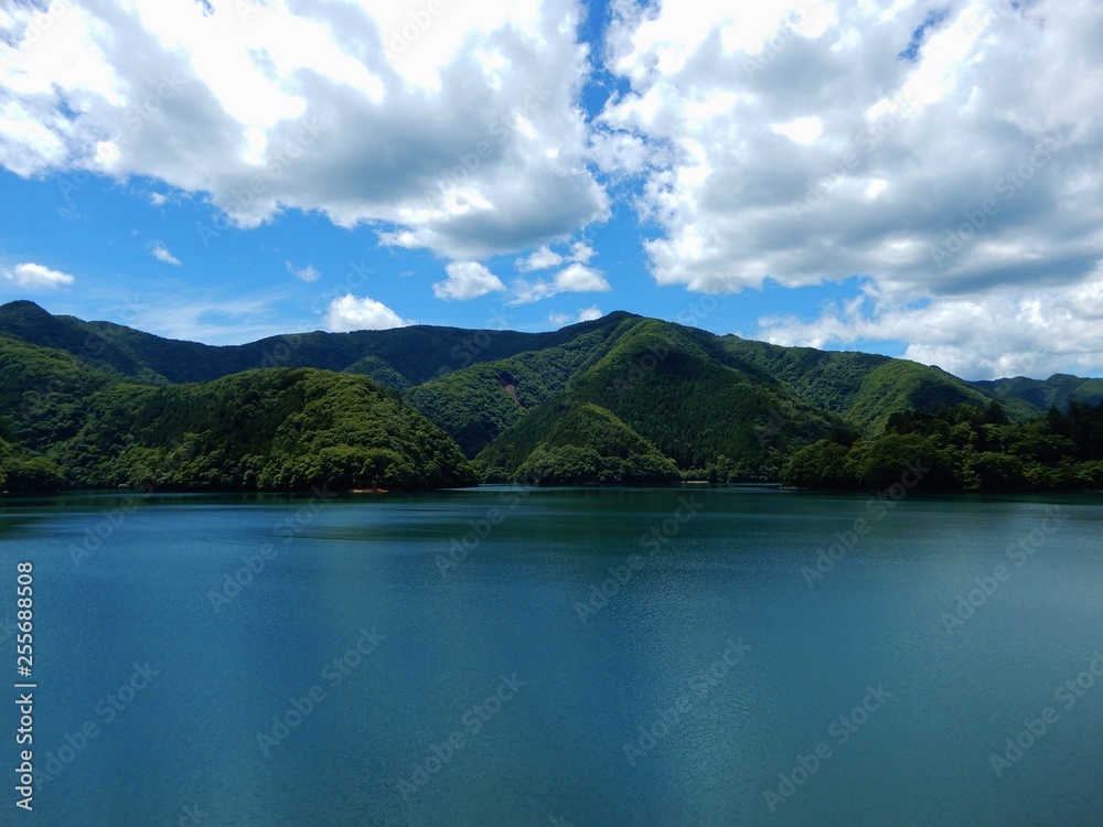 奥多摩湖 奥多摩湖