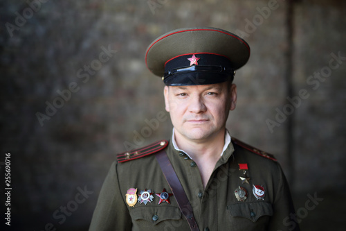 Officer of the Soviet army.  Historical reconstruction, a man in the form of a Soviet officer during the second world war . 