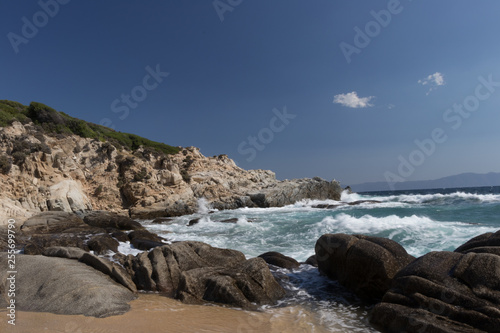 Felsige Küste in Griechenland