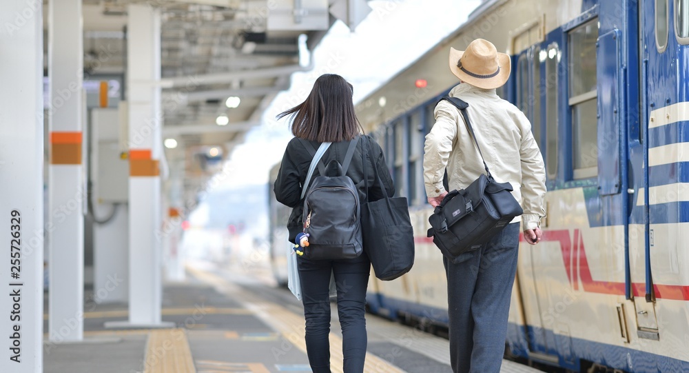 ローカル線・旅行の二人