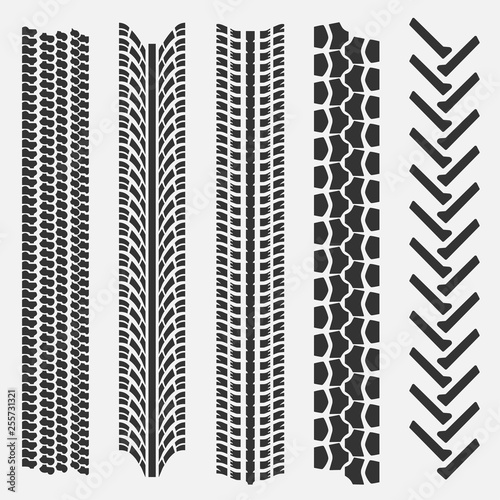 Set of 5 tire treads. Seamless texture. Vector illustration. 