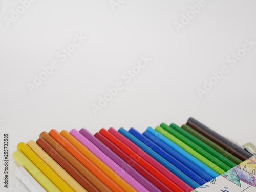 カラフル 色鉛筆 コピースペース