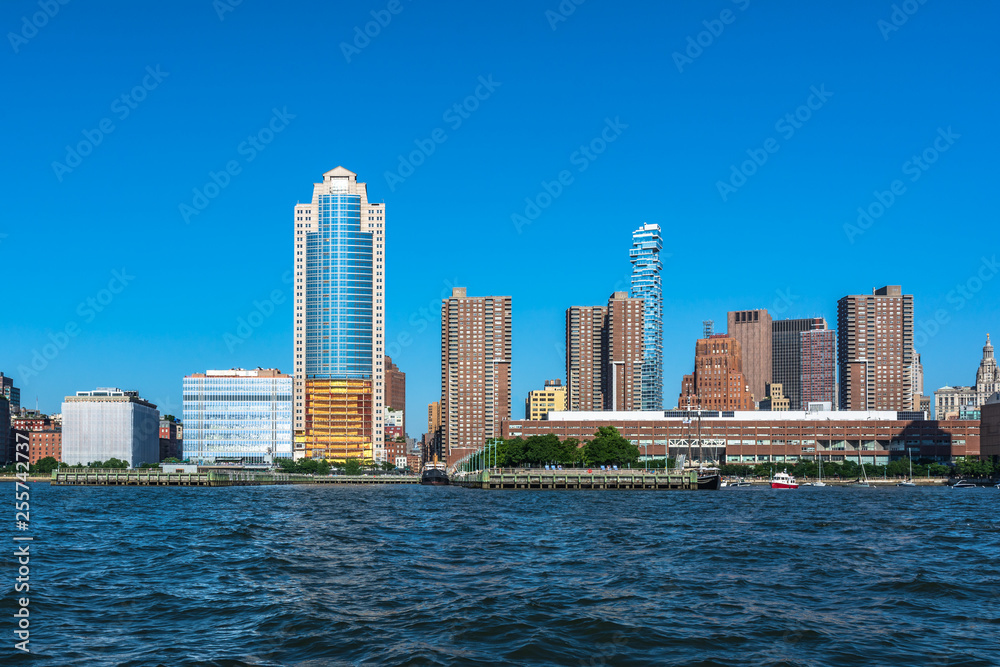 Fototapeta premium Manhattan skyline from Hudson River, NYC