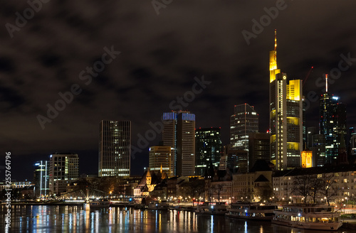 Frankfurt Skyline bei Nacht © Kay