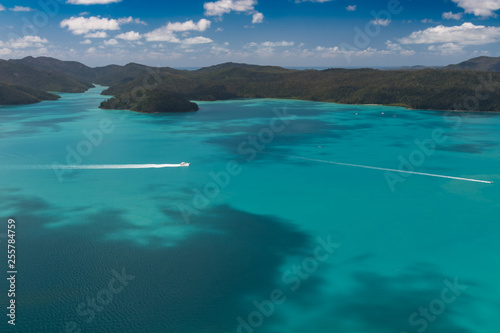 Wallpaper Mural Luftaufnahme beim Helikopter-Rundflug über Whitsunday Island Torontodigital.ca