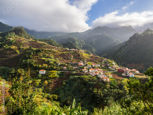 Obraz na płótnie Landscape with a small village on the Madeira island, Portugal w salonie