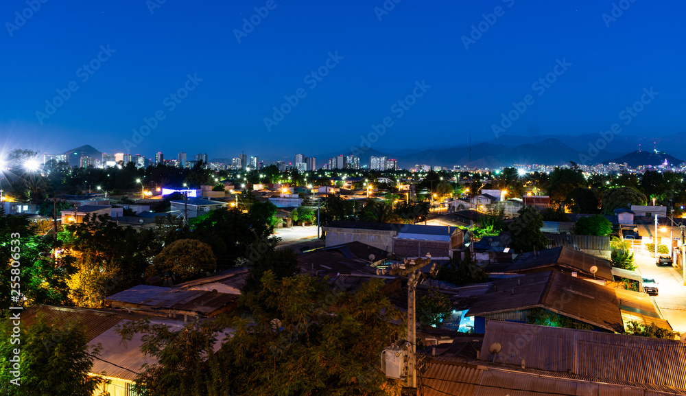 Ciudad de noche Santigo de Chile 