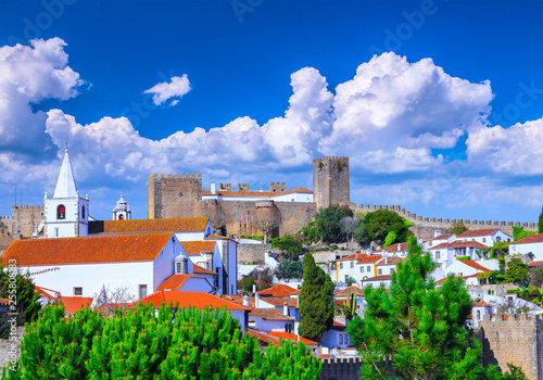 Slika na platnu View of the beautiful medieval historic center village of Obidos and Castle of Obidos