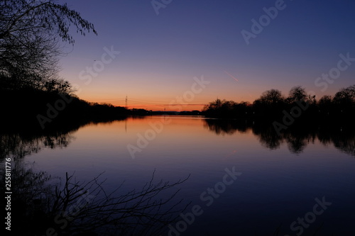 Abendrot am Fluss