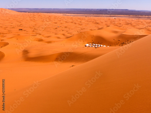Die W  ste Sahara von seiner sch  nsten Seite. Faszinierend W  stenlandschaft im S  den von Marokko