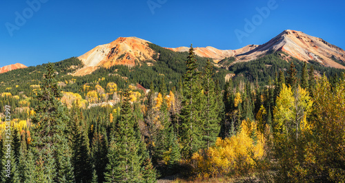 Autumn Aspen scenery on the Million Dollar Highway - Colorado Rocky Mountains
