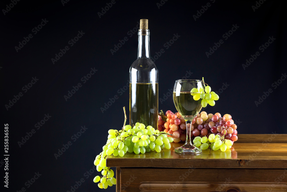 Grapes and wine close-up