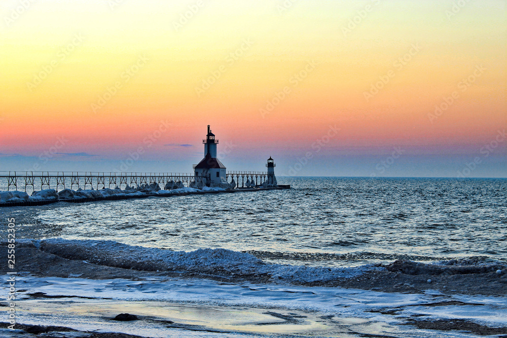 Fototapeta premium Lighthouse In the Afterglow