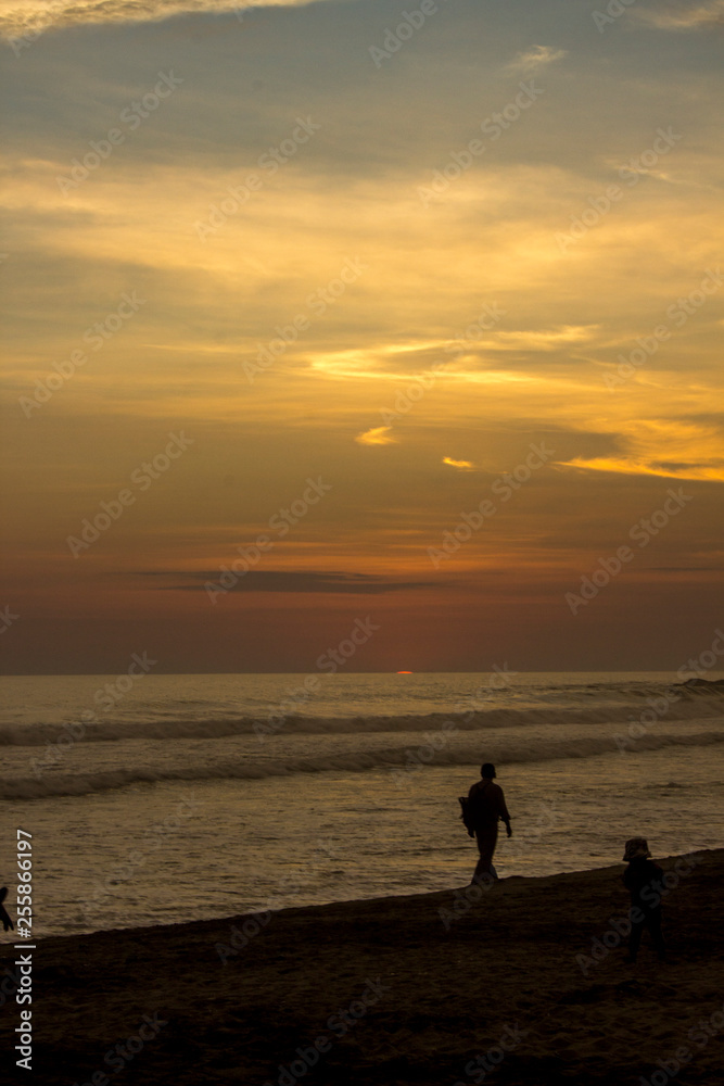Playa de Mollendo al Atardecer Playa de Mollendo al Atardecer