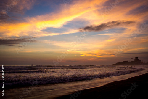 Playa de Mollendo al Atardecer