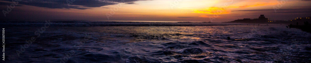 Playa de Mollendo al Atardecer