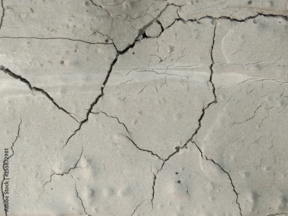 Crack floor in earthquake prone areas. Crack floor in earthquake prone areas.