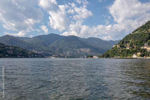 Panoramic view of Lake Como (Lago di Como) © TravelFlow