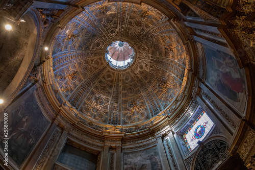 Panoramic view of interior of Siena Cathedral (Duomo di Siena)