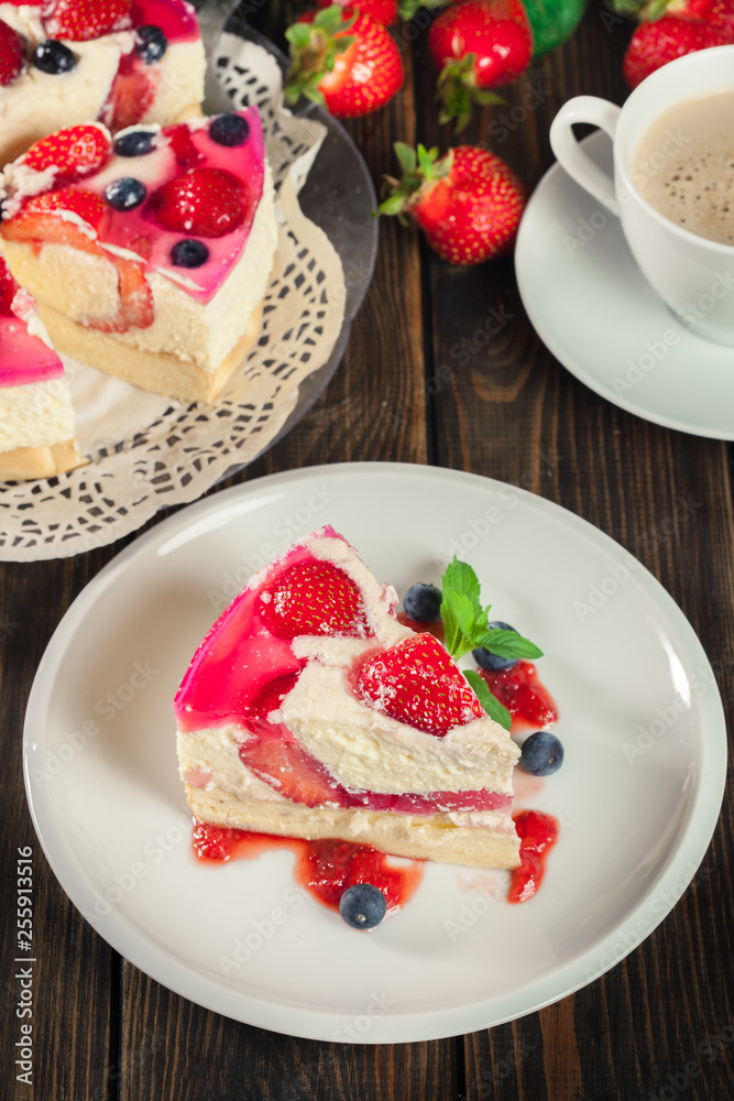 Cheesecake with strawberries, blueberry and jelly Cheesecake with strawberries, blueberry and jelly