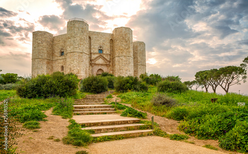 Obraz na płótnie Castle of the Mountain (Castel del Monte) is 13th-century castle situated on a hill in Andria in the Apulia, Italy. Castel del Monte is an octagonal castle located in Apulia, Italy. Landmark of Italy w salonie