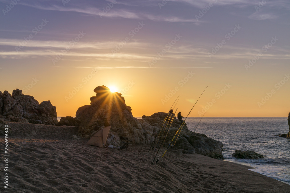 Amanecer en la Cala de la Roca Grossa Amanecer en la Cala de la Roca Grossa