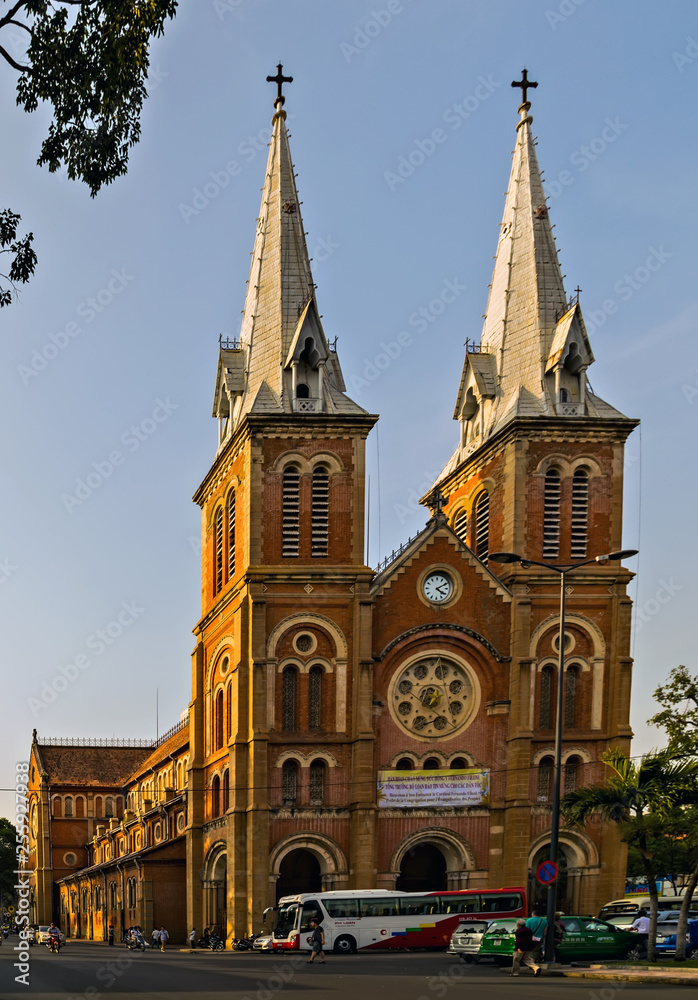 Obraz premium Notre-Dame Cathedral Basilica of Saigon Vietnam