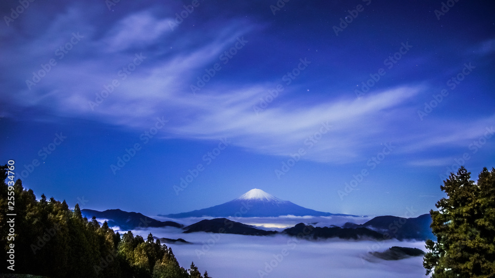 冬の富士山、日本の絶景、霊峰富士、清水吉原と雲海
